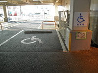 Medium_01　障害者駐車場